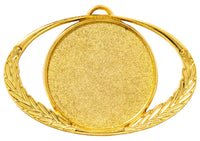 Thumbnail for Die Medaillen Fürth 92 x 57 mm PK79094g-E50 zeigen eine Goldmedaille mit einem zentralen leeren kreisförmigen Bereich, umgeben von einem offenen ovalen Design mit Blattmustern auf beiden Seiten, gefertigt aus hochwertigem Material.