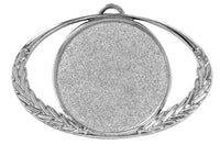 Thumbnail for Die Medaillen Fürth 92x57 mm PK79094g-E50 sind eine Silbermedaille aus hochwertigem Material mit einer leeren Mitte und einem Lorbeerkranz-Design auf der unteren Hälfte, umgeben von einem ovalen Rahmen mit einer kleinen Schlaufe an der Oberseite zum Befestigen eines Bandes. Dieses Medaillenstück ist ein Beispiel für exklusives Design.