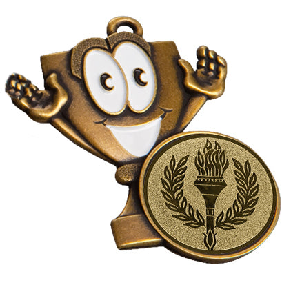 Neben der Medaillen Bremen Medaille (42 x 46 mm) PK79146g-E25 ist eine Comic-Trophäe mit einem lächelnden Gesicht und erhobenen Händen abgebildet. Sie ist aus hochwertigem Material gefertigt und zeigt eine von Lorbeerblättern umgebene Fackel.