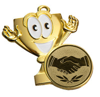 Thumbnail for Eine Medaillen Bremen Trophäe (42 x 46 mm, PK79146g-E25) mit einem lächelnden Gesicht hält ein rundes Medaillon mit einem Handschlagsymbol und zwei Olivenzweigen und zeigt ein exklusives Design.