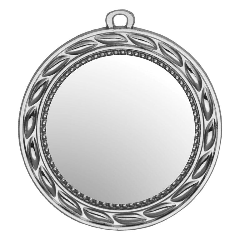 Silberfarbene runde Medaille mit Blattkranz-Rand, Perlring und leerer glänzender Mitte, Öse oben. Medaillen Minden 70 mm von POMEKI.