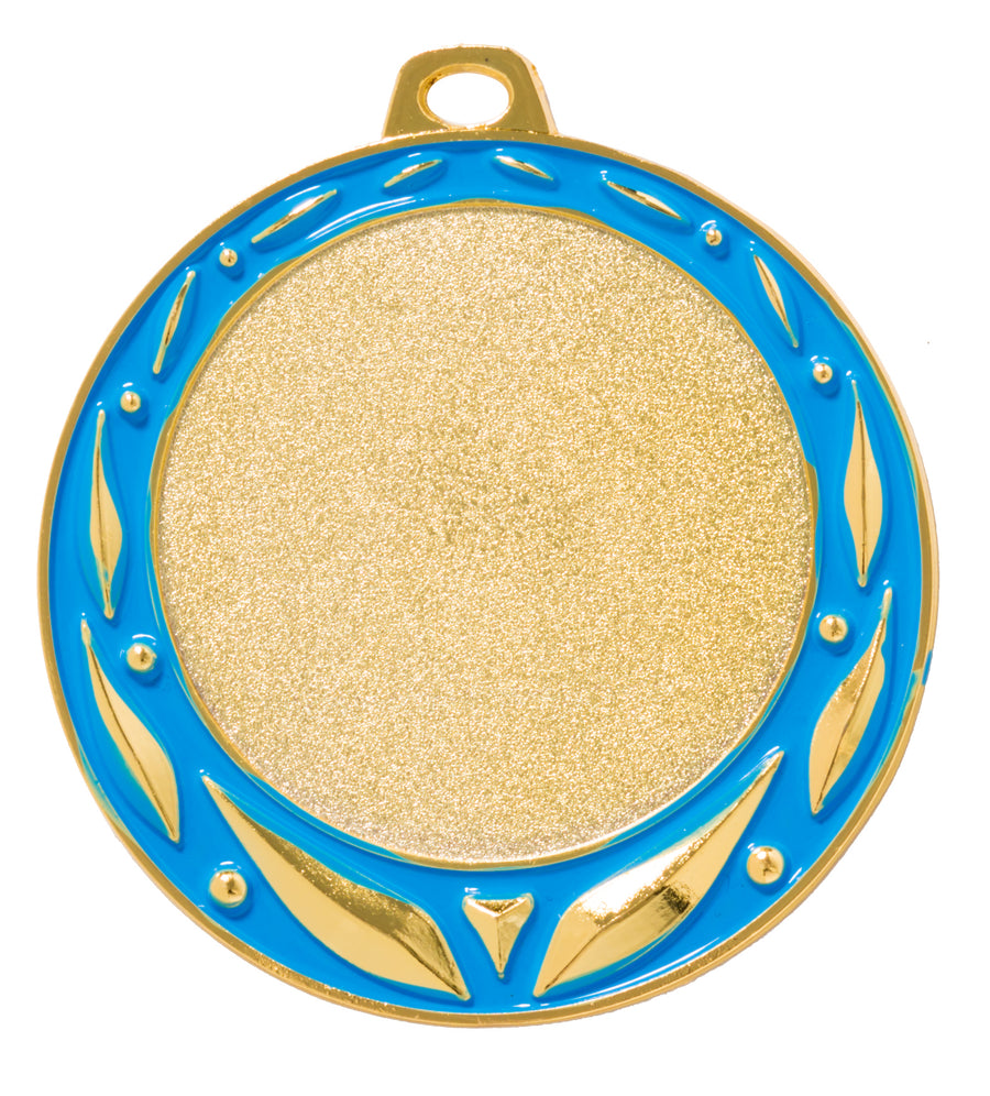 Die Medaillen Münster 70 mm PK79232g-E50 hat ein Goldfinish mit einer blauen Verzierung, die mit blattähnlichen Mustern am Rand verziert ist, und verfügt oben über eine Öse zur Befestigung. In der Mitte befindet sich ein exklusives Design, das schlicht und ohne Inschrift ist.