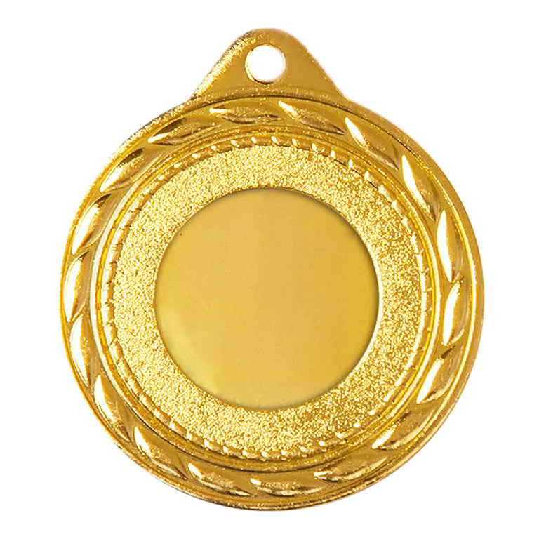 Eine elegant gestaltete Medaillen Schwerin 50 mm, gekennzeichnet durch ihren strukturierten Rand und das runde Goldfinish, gefertigt aus hochwertigem Material, mit einem kleinen Loch an der Oberseite für vielseitige Verwendung.