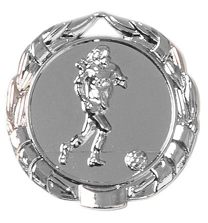 Frauenfußball-Medaillen Kiel 40 mm PK79268 mit erhabenem Bild eines Fußballspielers, der einen Ball kickt, umgeben von einem Lorbeerkranz-Design. Diese aus hochwertigem Material gefertigte Medaille zeigt ein exklusives Design, das perfekt für jede sportliche Leistung ist.