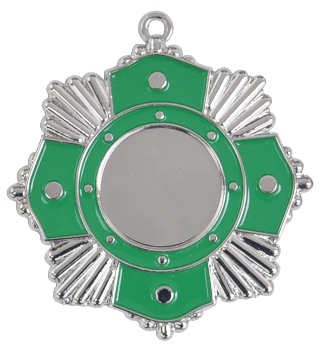 Unsere Medaillen Solingen 65 mm PK79289g-E25 ist eine grün-silberne Medaille aus hochwertigen Materialien mit runder Mitte. Ihr exklusives Design zeigt ein Vier-Punkte-Muster, das mit runden dekorativen Elementen geschmückt ist.