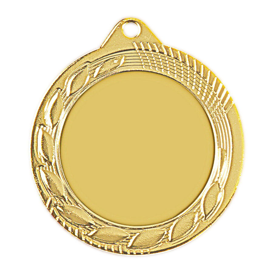 Eine runde Goldmedaille mit einem Lorbeerkranz-Design am Rand und einer leeren Mitte, mit einem kleinen Loch oben für ein Band. Diese Medaillen Heilbronn 70 mm PK79302g-E50 besticht durch ein exklusives Design, das sowohl Eleganz als auch Prestige verkörpert.