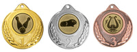 Thumbnail for Drei Medaillen Köln 50 mm PK79344g-E25 von POMEKI, die den ersten, zweiten und dritten Platz anzeigen, in den Farben Gold, Silber und Bronze, jeweils verziert mit einem Lorbeerkranz-Design und mit einem zentralen Emblem.