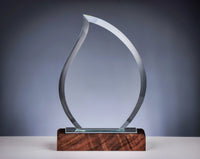 Thumbnail for Awards München: Preisverleihung in München mit funkelnder Trophäe, rotem Teppich, prominenten Gästen und glamourösem Ambiente; ausgezeichnet werden Leistungen in Kultur, Film, Musik und Design – unter anderem beim BAMBI, INHORGENTA AWARD und Hotel-Awards, begleitet von Blitzlichtgewitter, Gala-Abend und stilvoller Garderobe.