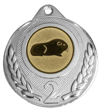 Thumbnail for Medaillen Köln - Eine silber- und goldfarbene Medaille für den zweiten Platz mit einer Gravur eines Meerschweinchens von POMEKI.