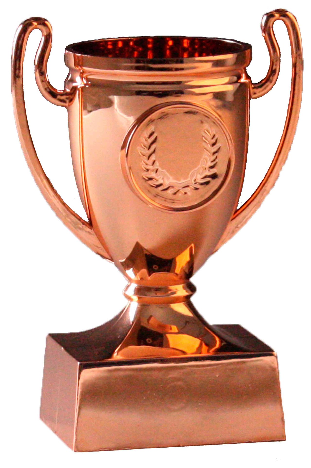 Ein goldener Pokal mit zwei Henkeln und einem schwarzen Sockel auf weißem Hintergrund.