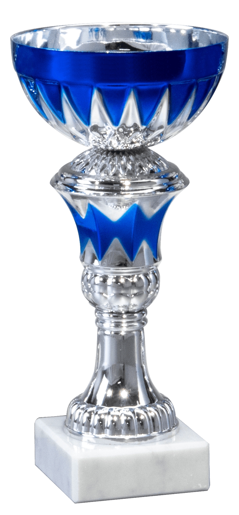 Ein silberner Pokal mit blauen Akzenten und einem Sockel aus weißem Marmor, perfekt als prestigeträchtige Auszeichnung oder bedeutungsvolles Geschenk wie der Pokale Konstanz 3-er Pokalserie 180 mm – 210 mm