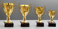Thumbnail for Vier Pokale Lüdenscheid 4- er Pokalserie 130 mm – 197 mm PK756090-4-E25 in verschiedenen Größen, aufgereiht auf grauem Hintergrund, jeweils mit einem dekorativen Griff und auf einem schwarzen Sockel montiert, dienen als prestigeträchtige Erinnerungsstücke.