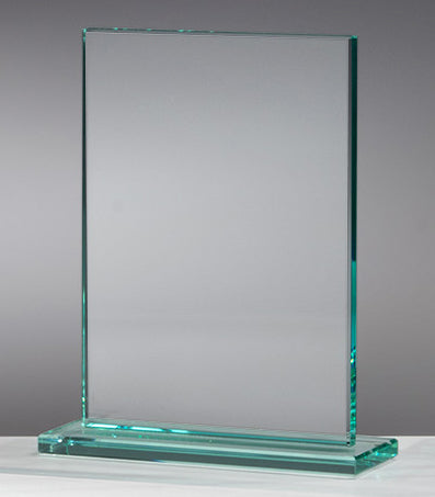 Eine aufrecht stehende, rechteckige Plakette aus klarem Glas mit der Auszeichnung „Magdeburg 5-er Serie“ in den Größen 125 x 80 mm – 235 x 175 mm auf grauem Hintergrund.