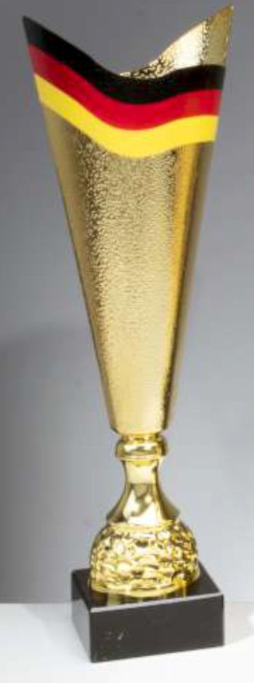 Ein großer, goldener Pokal der Fellbach 3-er Pokalserie 367 mm – 460 mm PK740340-3 mit einer schwarz-rot-gelb gestreiften Oberseite und einem schwarzen Boden und einem exklusiven Design.