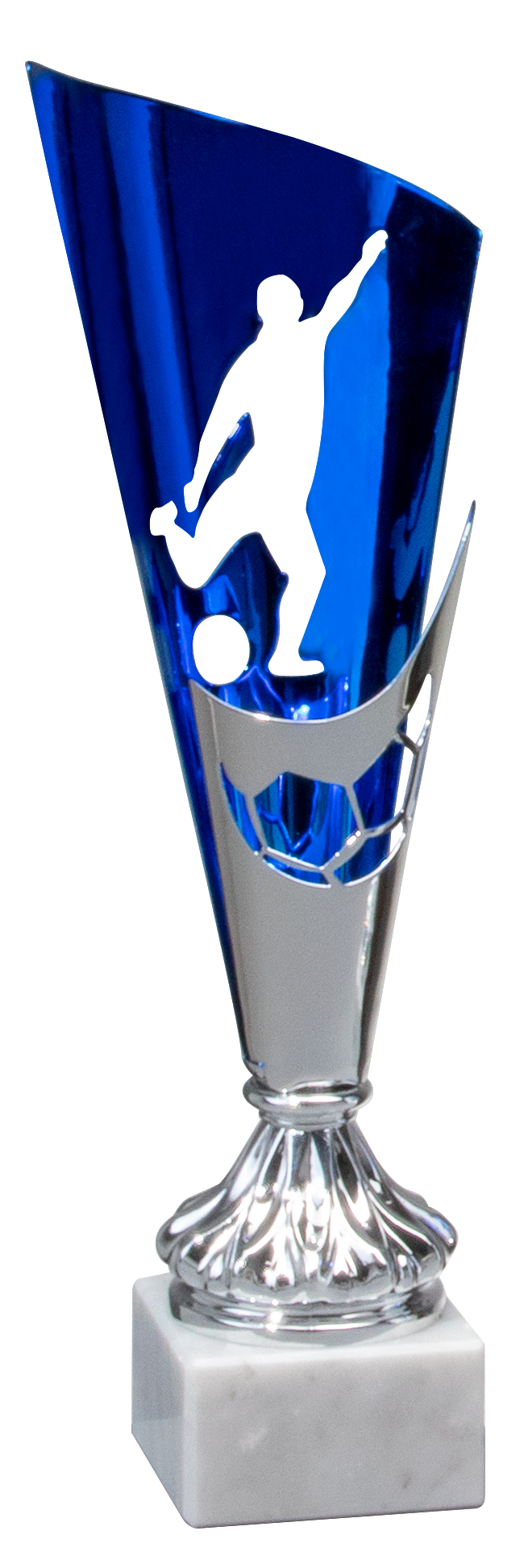 Der Wanderpokal Karlsruhe 310 mm – 330 mm PK740350-W mit seinem blau-silbernen Design mit der Figur einer Person, die einen Fußball kickt, montiert auf einem weißen Marmorsockel, zeigt ein exklusives Design, das jeder Ehrenpreisverleihung würdig ist.