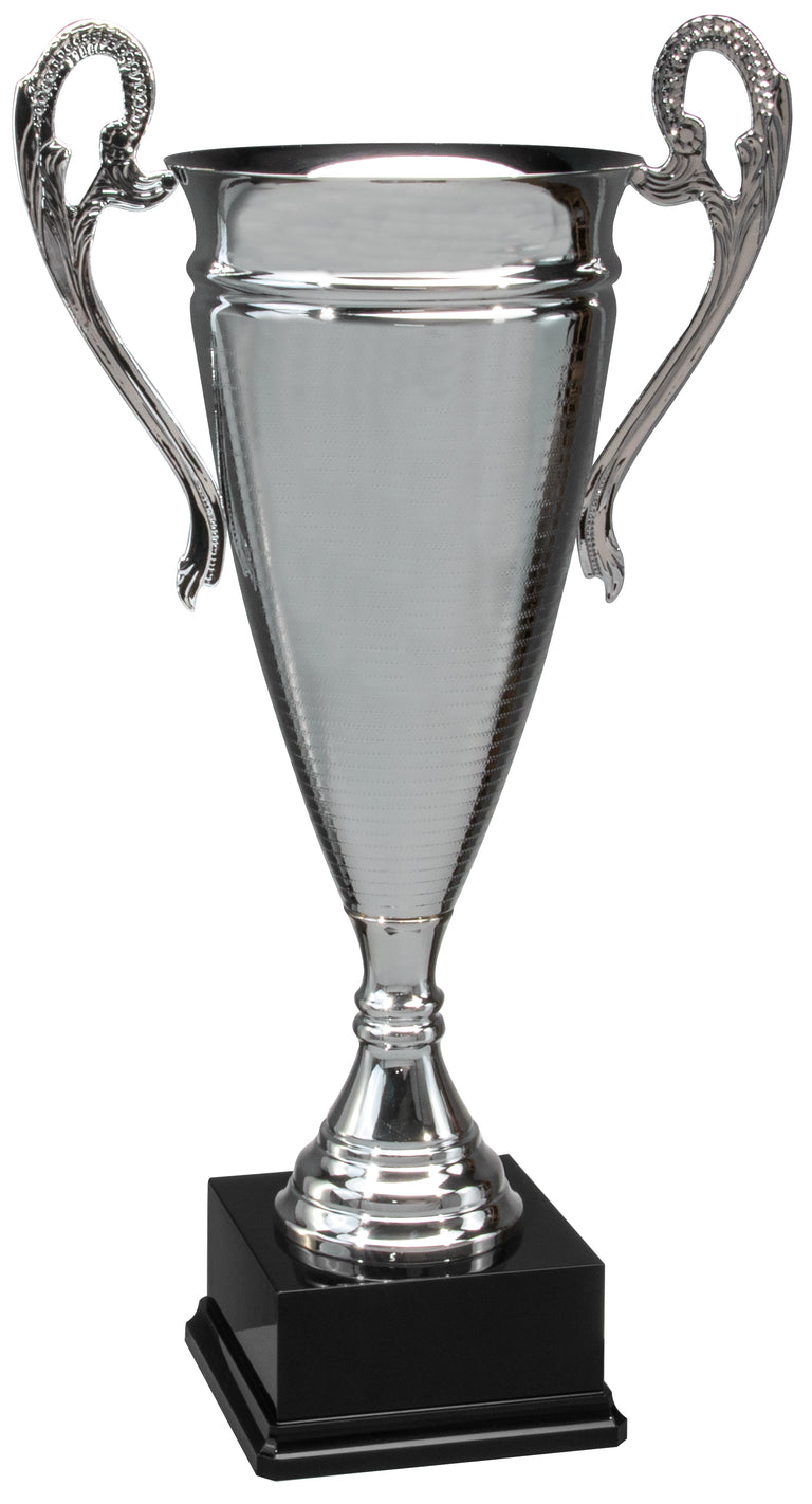 Ein großer silberner Wanderpokal Frankfurt am Main 755 mm mit verzierten Griffen und schwarzem Sockel.