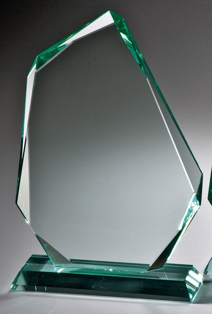 Auszeichnungen Aachen 3-er Serie 180x130 mm – 265x170 mm Trophäe in sechseckiger Form mit klarer Jade Premium Glas-Tönung, dargestellt auf grauem Hintergrund.
