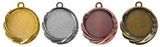 Vier Medaillen Konstanz 70 mm in den Farben Gold, Silber, Bronze und Altmessing werden in einer Reihe präsentiert, jeweils mit einem kreisförmigen Design und einem exklusiven Design mit dekorativem Blattmotiv an der Seite.