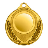 Eine Goldmedaille mit einer leeren, runden Mitte und Lorbeerkranz-Akzenten auf beiden Seiten, die das exklusive Design von Medaillen Gera 50 mm zeigt.