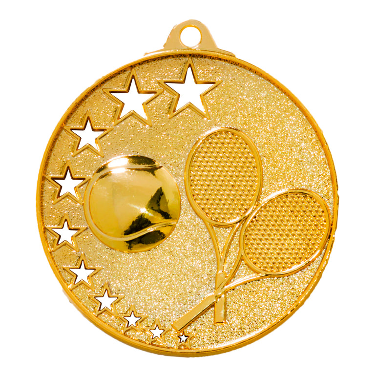 Die Tennis-Medaillen Magdeburg 52 mm bestechen durch ein exklusives Design mit Tennisschlägern, einem Tennisball und Sternaussparungen, gefertigt aus hochwertigem Material.