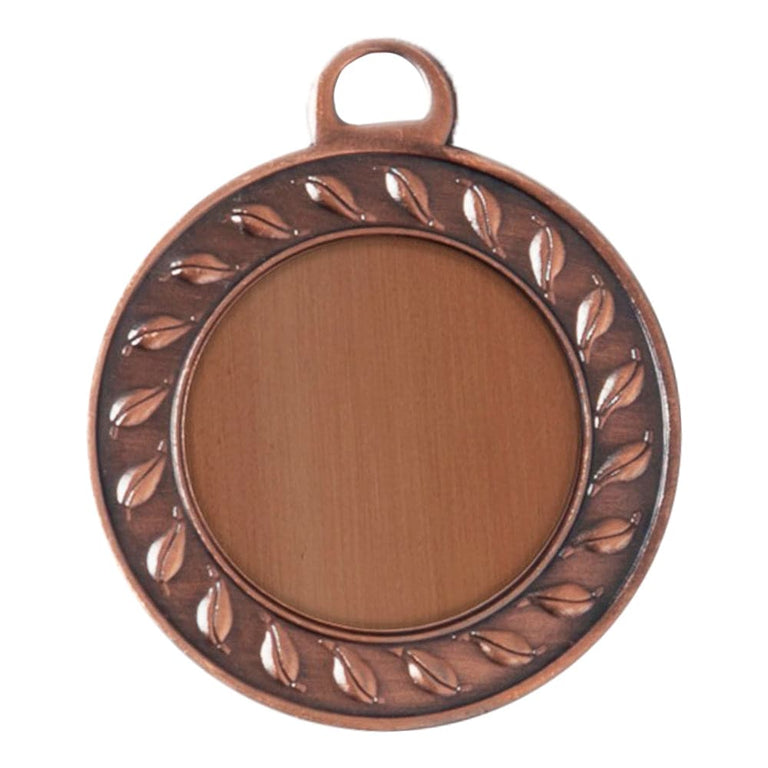 Medaillen Wolfsburg 40 mm runde Medaille mit leerer Mitte und einem Blattmuster um den Rand, gefertigt aus hochwertigem Material, isoliert auf weißem Hintergrund.