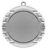 Thumbnail for Eine runde Silbermedaille mit einer leeren Mitte und einem dekorativen, geschlitzten Außenrand, mit einer kleinen Öse oben zur Befestigung. Diese Medaillen Marl 70 mm besticht durch ein exklusives Design und ist damit eine elegante Ergänzung für jede Sammlung.