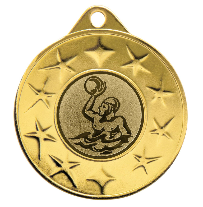 Eine Medaillen Stuttgart 50 mm mit dem Bild eines Schwimmers mit einem Wasserball, umgeben von Sternenmotiven, die ein exklusives Design zeigen.