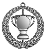 Thumbnail for Die Medaillen Dresden 85 mm verfügen über ein exklusives Silberdesign mit einem Lorbeerkranz, der in der Mitte einen Pokal umgibt, und sind aus hochwertigem Material gefertigt.