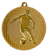 Thumbnail for Die Fußballspieler Medaillen Rostock 50 mm ist eine Goldmedaille aus hochwertigem Material und zeigt ein geprägtes Bild eines Fußballspielers, der einen Ball dribbelt. Diese Medaille verfügt über ein exklusives Design mit einer perforierten Kante auf der linken Seite und hat oben eine Schlaufe zum Befestigen eines Bandes.