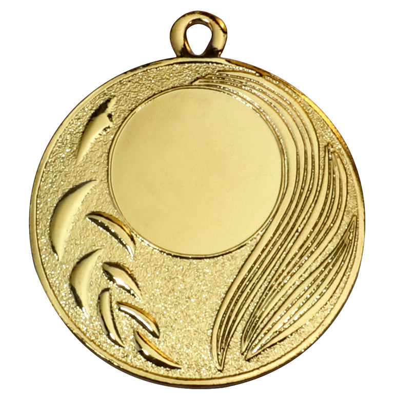 Die Medaillen Moers 50 mm sind eine Goldmedaille mit leerer, runder Mitte, links und rechts mit dekorativen Blatt- und Wellenmustern verziert. Von POMEKI.