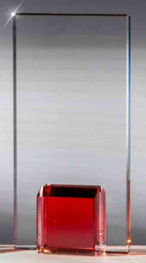 Thumbnail for Die Awards Dresden 3-er Serie 180x100 mm - 220x100 mm ist ein klarer rechteckiger Glas-Award mit Lasergravur auf einem rot-transluzenten Sockel, ideal für Laser-Awards und elegant präsentiert in einer Geschenkbox.