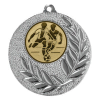 Thumbnail for Medaillen Berlin – Detailaufnahme einer Berliner Medaille mit dem Brandenburger Tor im Hintergrund, symbolisch für Ehrenpreise, Sammlermedaillen, Sportmedaillen, Gedenkprägungen und individuell gestaltete Auszeichnungen aus der Hauptstadt, häufig gefertigt von der Staatlichen Münze Berlin und beliebt bei Sammlern sowie für sportliche oder kulturelle Ehrungen.