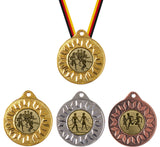 Vier Medaillen in Gold, Silber und Bronze mit Läufer- und Wanderer-Emblemen, oben eine am schwarz-rot-goldenen Band. Medaillen Leipzig 50 mm von POMEKI.