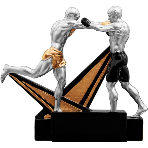 Eine Trophäe zeigt zwei silberne Kickboxer in der Mitte des Kampfes - einen mit goldenen, einen mit schwarzen Shorts - vor einem schwarz-goldenen Stern auf einem schwarzen Sockel; ideal für Boxen 121mm Auszeichnungen und Trophäen.