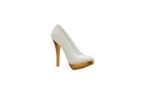 Die Trophäe Sonstiges 160 mm mit ihrem weiß-goldenen Stöckelschuh-Design eignet sich perfekt als elegantes Geschenk oder als einzigartiger Ehrenpreis für jeden besonderen Anlass, der vor einem schlichten weißen Hintergrund präsentiert wird.