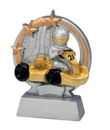 Die Trophäe Kart 125 mm zeigt einen Go-Kart-Fahrer in einem gelben Kart mit der Nummer 21 vor Sternen und einer Weltkugel. Meist in Silber mit goldenen und schwarzen Akzenten, ist diese Auszeichnung ein auffälliger Ehrenpreis für jede Veranstaltung.
