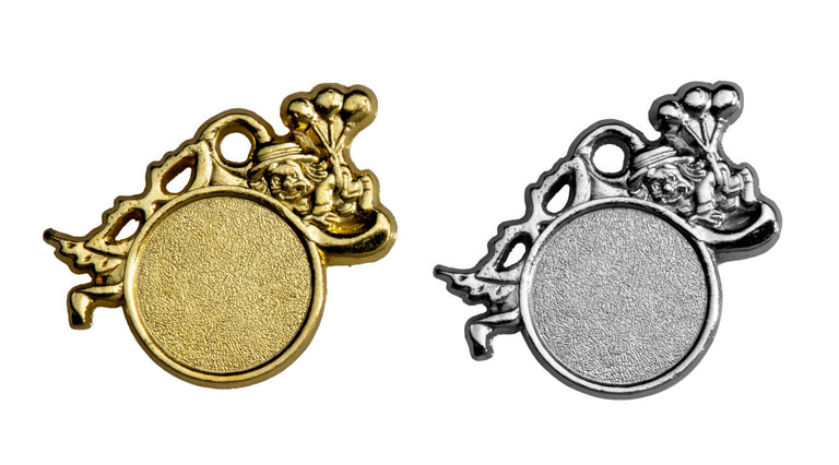 Zwei Karnevalsmedaillen in Gold und Silber, leere runde Mitte, oben eine Narrenfigur mit Luftballons. Karneval Medaillen Darmstadt 50 mm von POMEKI.