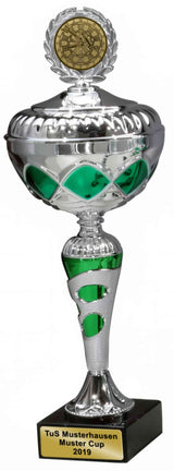 Silber-grüner Pokal mit Deckel, goldenes Emblem mit Dartscheibe im Kranz, schwarzer Sockel mit Plakette. Pokale Recklinghausen 4- er Pokalserie von POMEKI.