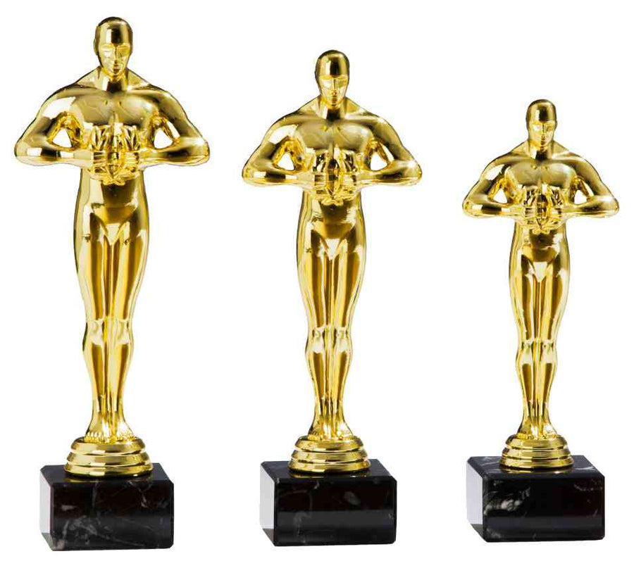 Drei goldene Siegerfiguren der 3er Serie 175 mm – 220 mm PK736430-3 mit exklusivem Design, jeweils auf einem schwarzen Sockel stehend, werden in einer Reihe mit abnehmender Höhe von links nach rechts angezeigt.