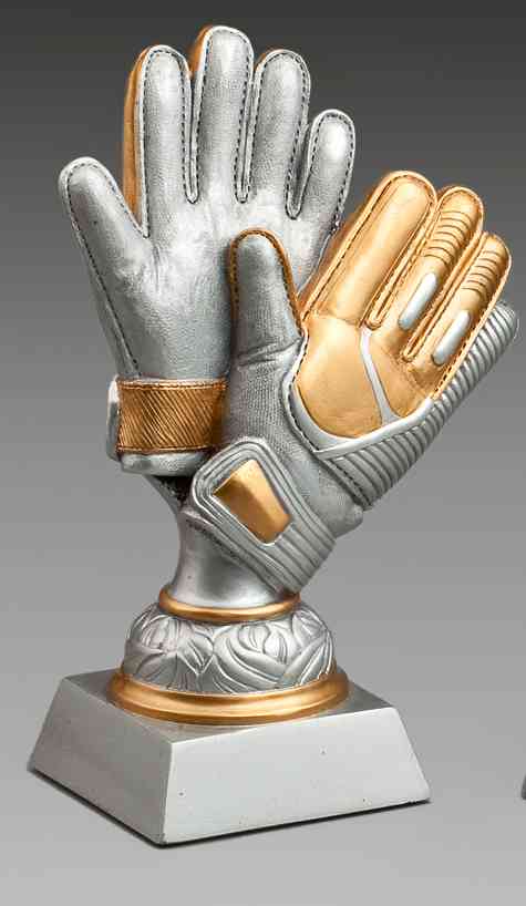 Ein 3-er Serie Torwart-Handschuh 140 mm - 200 mm in Form von zwei Torwarthandschuhen, einem großen und einem kleinen, die auf einem Sockel stehen. Das exklusive Design besteht aus silbernen Handschuhen mit goldenen Akzenten, gefertigt aus hochwertigem Material.