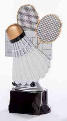 Eine 3-er Serie Badminton 160 mm - 200 mm PK739156-54-3 mit schwarzer Basis mit einem Badminton-Federball vor zwei gekreuzten Schlägern und einem Netzabschnitt, perfekt als Auszeichnung oder Geschenk.