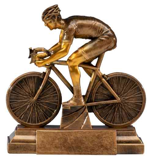 Die 3-er Serie Radsport Herren 130x125 mm - 190x185 mm ist eine bronzefarbene Trophäe mit einem Radfahrer in Rennkleidung auf einem dekorativen Sockel mit Gravurfläche und damit der perfekte Ehrenpreis für herausragende Leistungen.