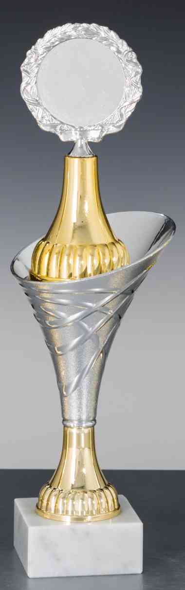 Vor einem Hintergrund mit Farbverlauf wird die 4-er Serie Sonstiges 285 mm - 315 mm mit ihren goldenen und silbernen Trophäen präsentiert, die wie eine wahre Auszeichnung glänzen. Die dekorative Oberseite und der Marmorsockel verleihen ihr Eleganz.