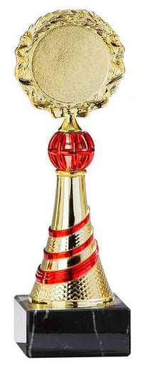 Thumbnail for Ein goldener Pokal Herford 4-er Pokalserie 195 mm – 247 mm PK758980-4-E50 mit einer runden Spitze, die mit einem Lorbeerkranz verziert ist, einer roten Kugel in der Mitte und einem rot gestreiften goldenen Kegelfuß, steht stolz auf einer schwarzen quadratischen Plattform.