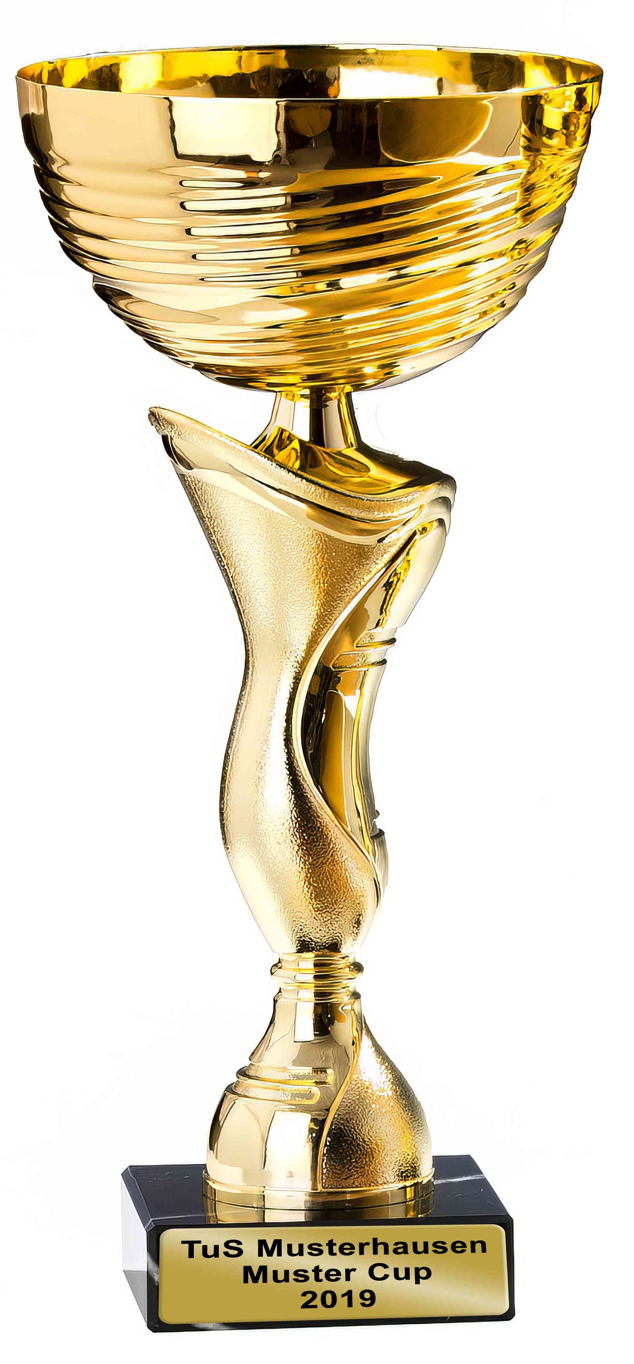 Ein goldener Pokal Heilbronn 4-er Pokalserie 240 mm – 278 mm PK759080-4 mit schlichtem, modernem Design steht auf einem schwarzen Sockel mit der Aufschrift „TuS Musterhausen Muster Cup 2019“.